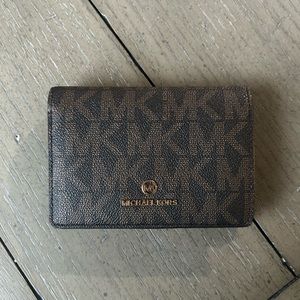 Micheal Kors Wallet brown, brand new never used